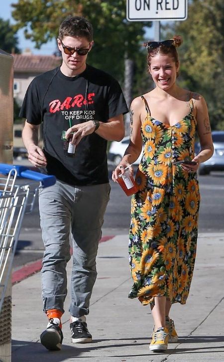 Evan and Halsey break up after some misunderstanding.